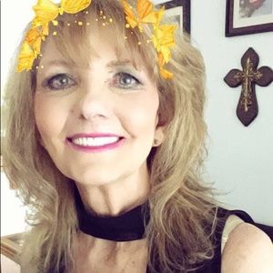 Meet your Posher, Deborah